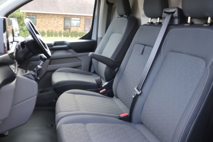 2024 Ford Transit Custom