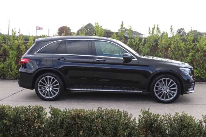 2025 Mercedes-benz Glc