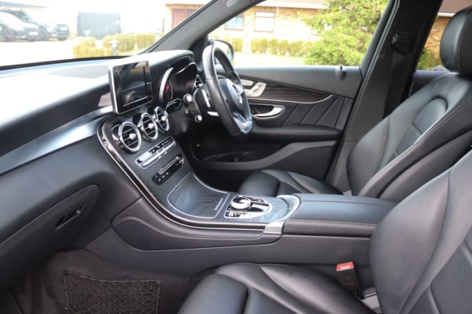 2025 Mercedes-benz Glc