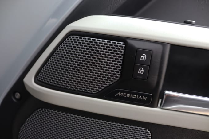 2025 Land Rover Defender