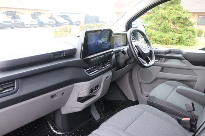 2024 Ford Transit Custom