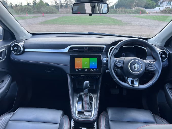 2025 Mg Zs