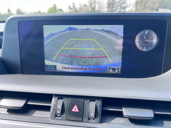 2025 Lexus Es 300h