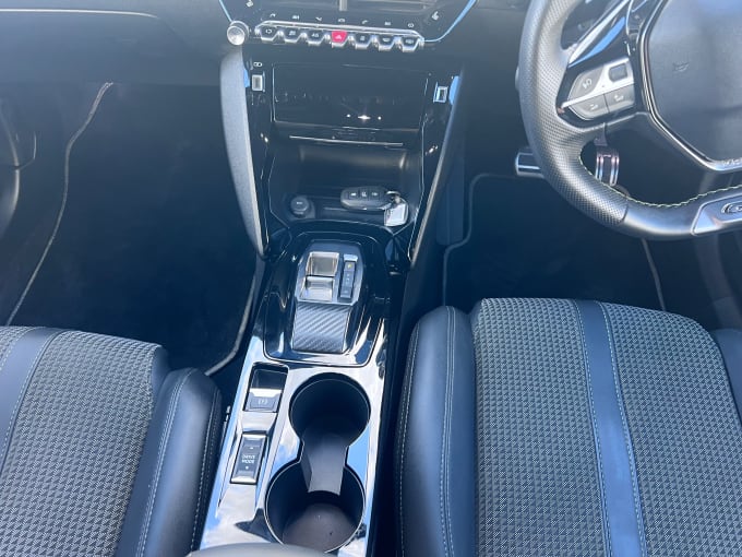 2025 Peugeot 2008