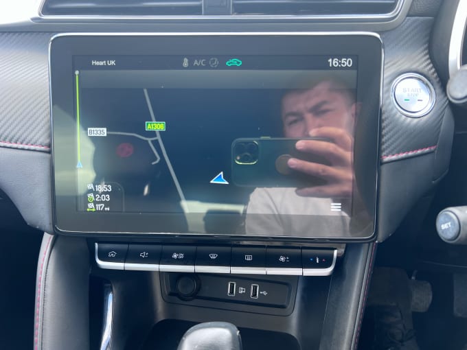 2025 Mg Zs