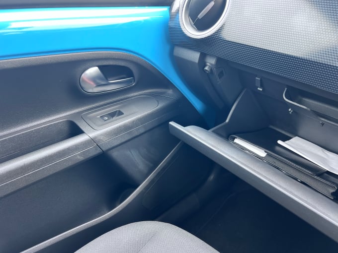 2025 Volkswagen Move Up