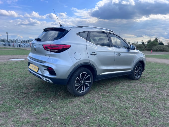 2025 Mg Zs