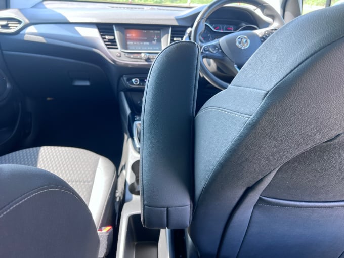 2025 Vauxhall Crossland X