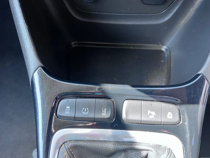 2025 Vauxhall Crossland X