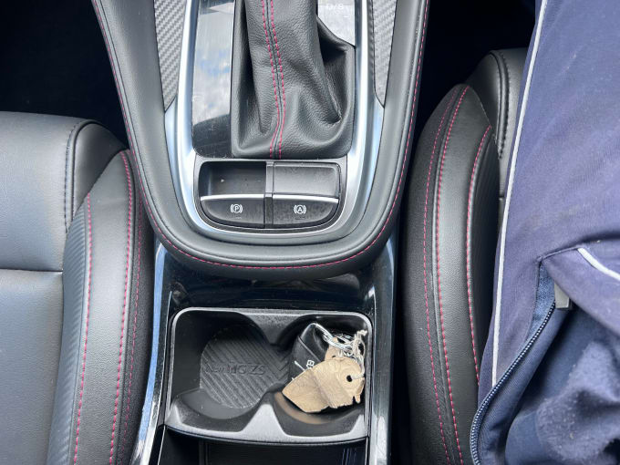2025 Mg Zs
