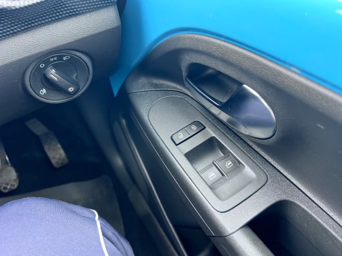 2025 Volkswagen Move Up