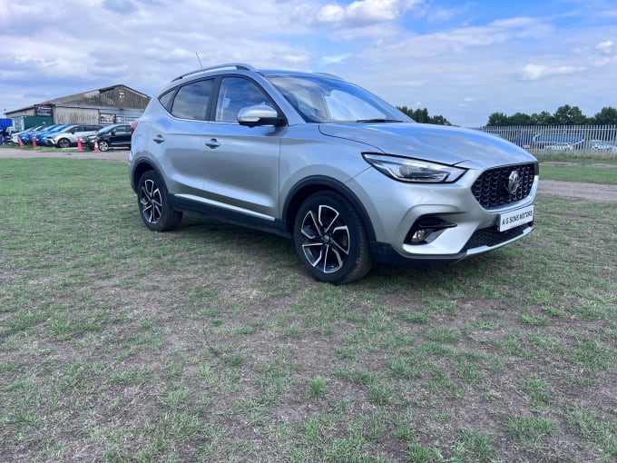 2025 Mg Zs