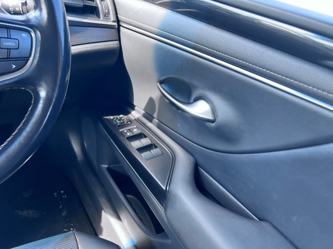2025 Lexus Es 300h
