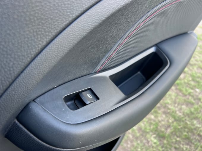 2025 Mg Zs