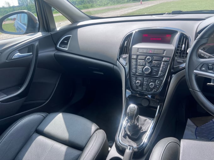 2025 Vauxhall Astra
