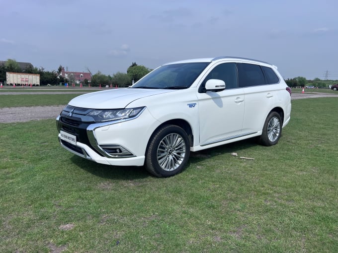 2025 Mitsubishi Outlander