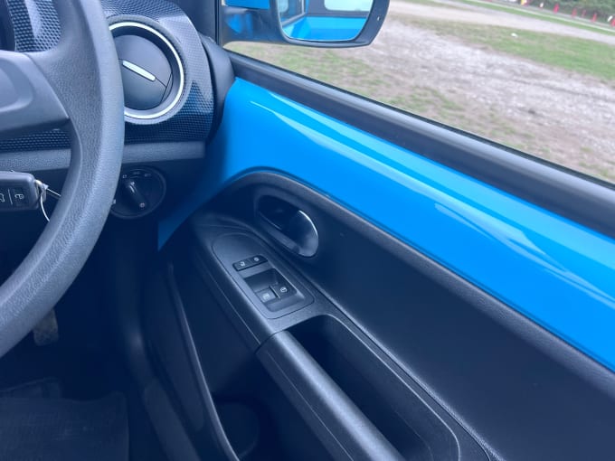 2025 Volkswagen Move Up