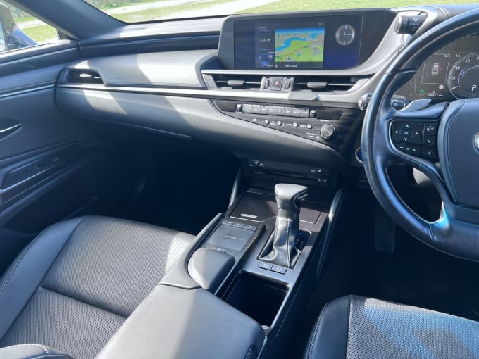 2025 Lexus Es 300h