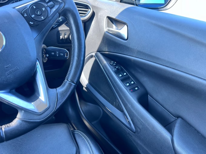 2025 Vauxhall Crossland X