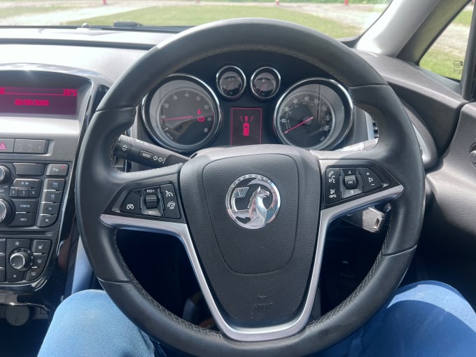 2025 Vauxhall Astra