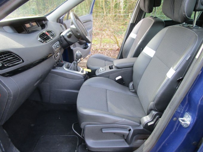 2011 Renault Scenic