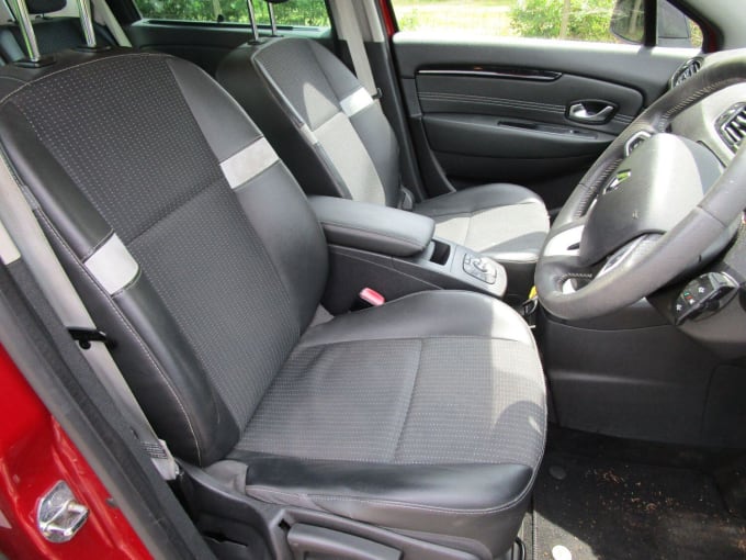 2011 Renault Scenic