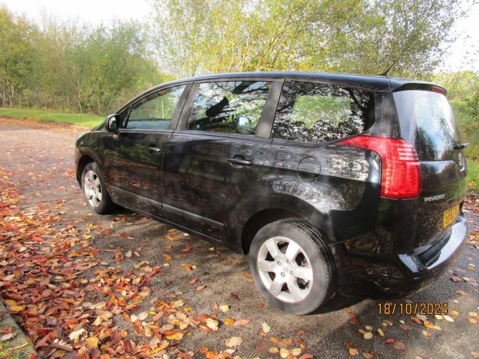 2013 Peugeot 5008