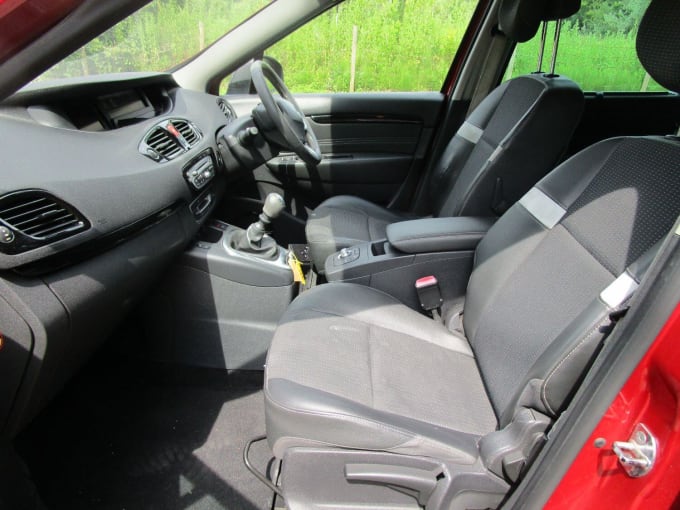 2011 Renault Scenic