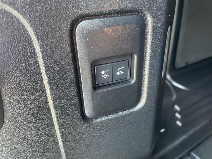 2022 Land Rover Defender 110