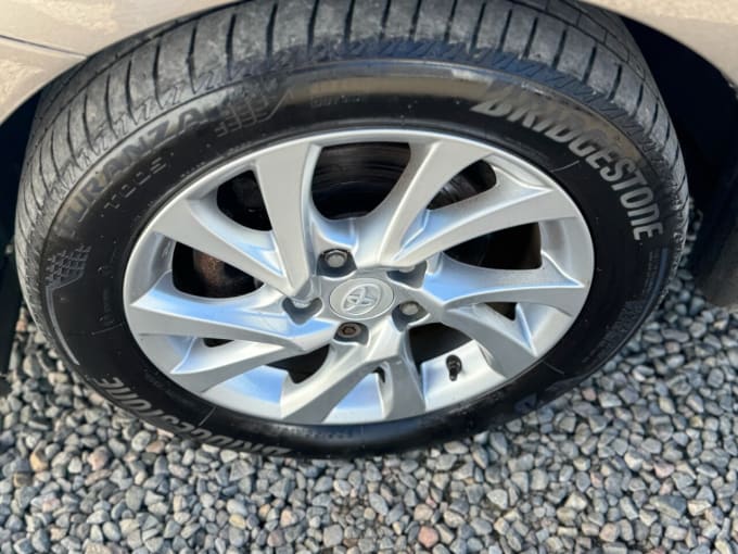 2025 Toyota Auris
