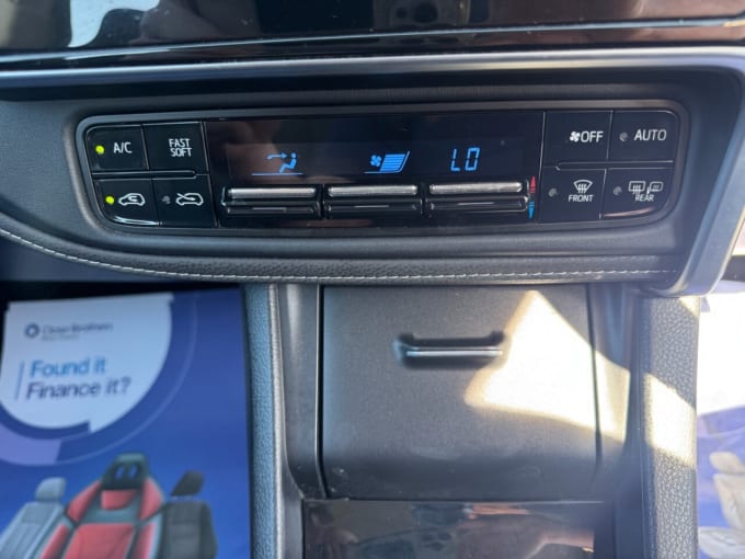 2025 Toyota Auris