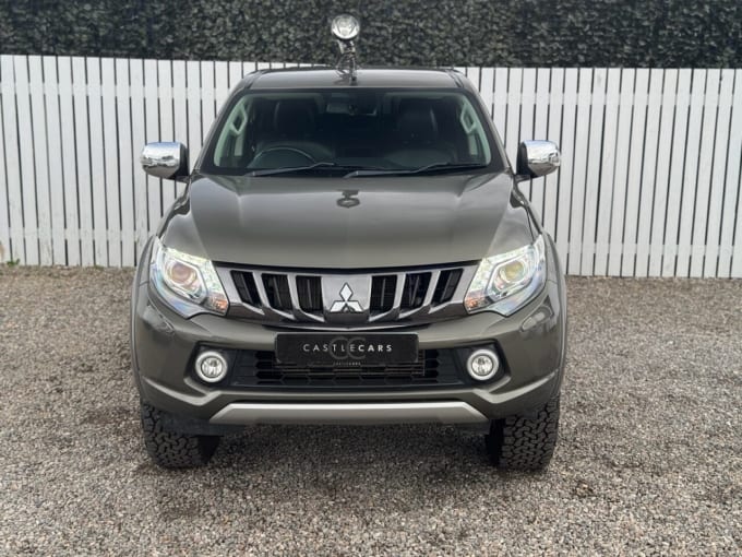 2025 Mitsubishi L200