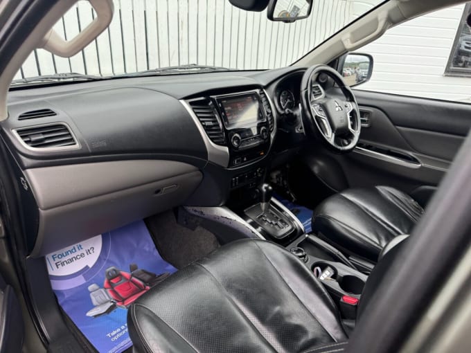 2025 Mitsubishi L200