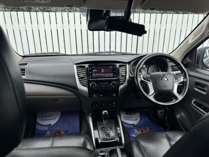 2025 Mitsubishi L200