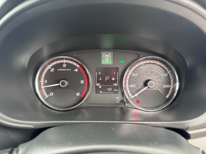 2025 Mitsubishi L200
