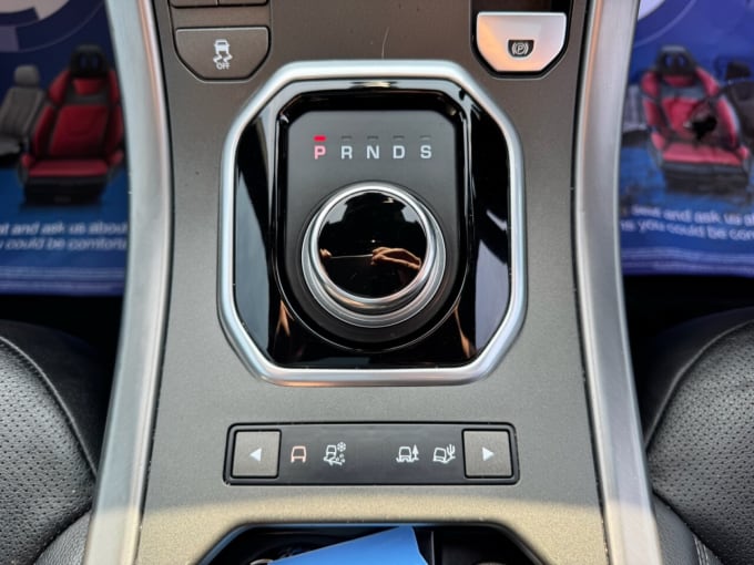 2025 Land Rover Range Rover Evoque