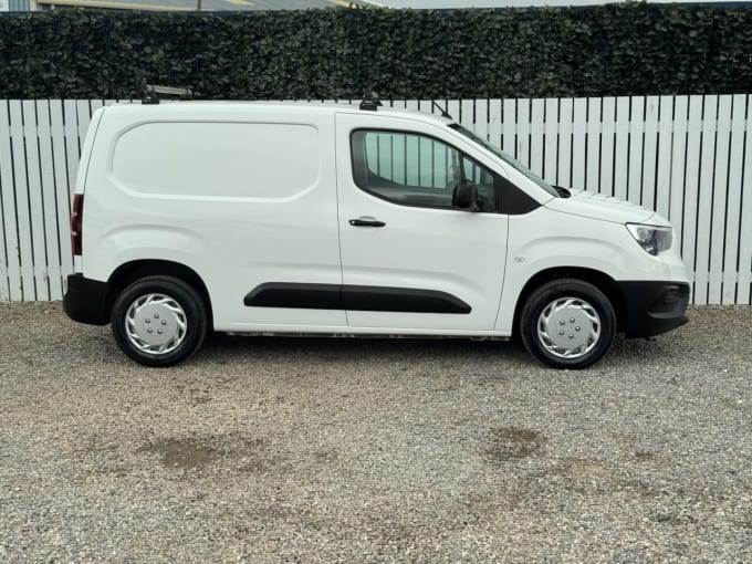 2025 Vauxhall Combo
