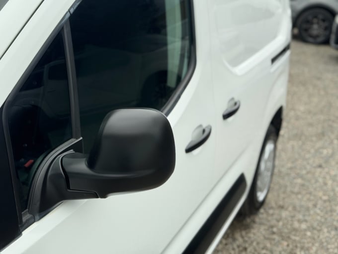 2025 Vauxhall Combo