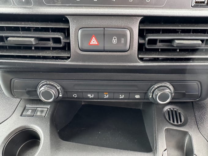2025 Vauxhall Combo