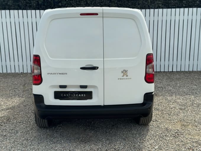 2025 Peugeot Partner