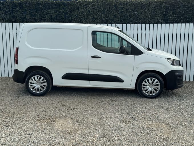 2025 Peugeot Partner