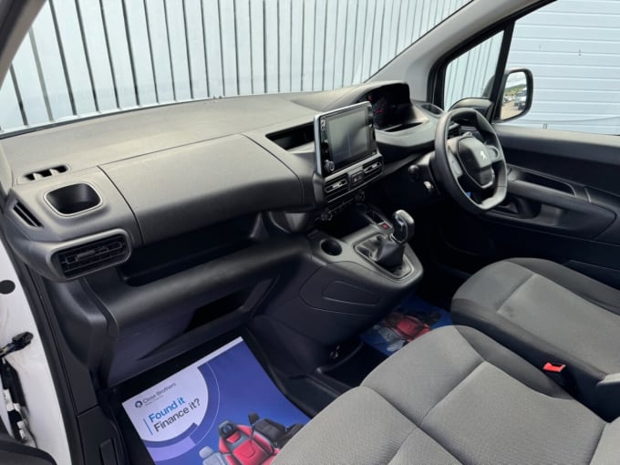 2025 Peugeot Partner
