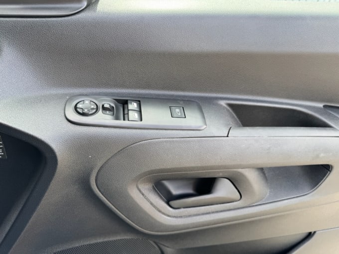 2025 Peugeot Partner