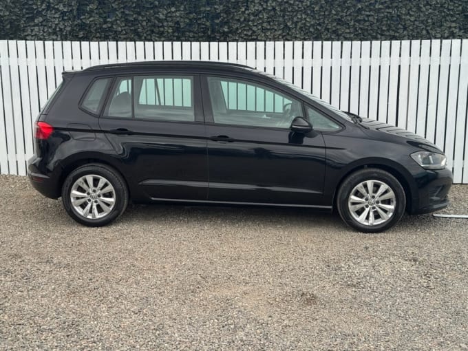 2025 Volkswagen Golf Sv