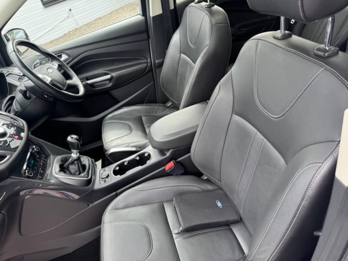 2025 Ford Kuga