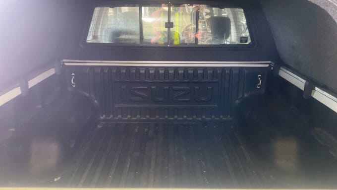 2025 Isuzu D-max