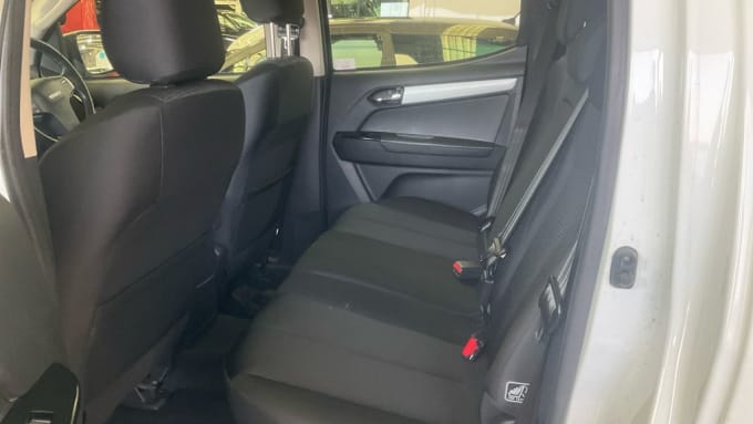 2025 Isuzu D-max