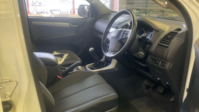 2025 Isuzu D-max