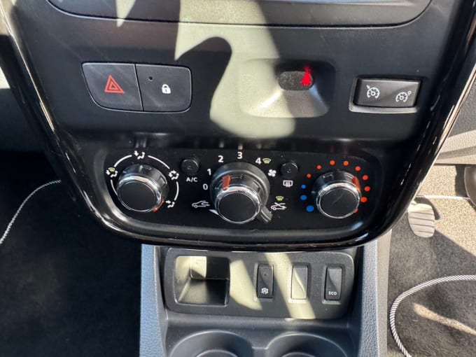 2025 Dacia Duster