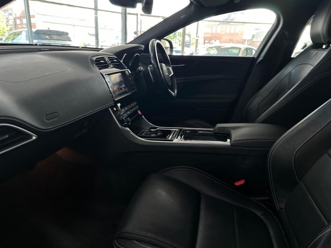 2017 Jaguar Xe